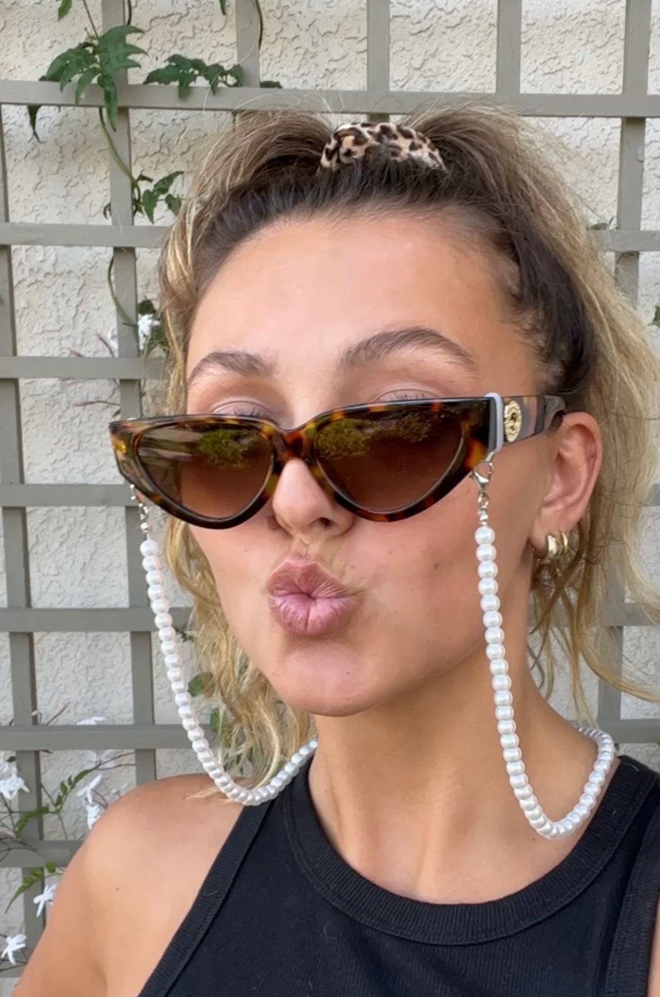 Pearl Sunglass Holder